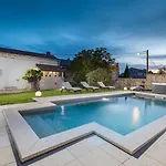 Jona Villa