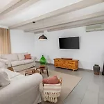 Jona Villa *