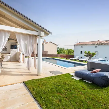 Villa Jona Zuzici